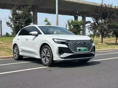 Audi Q4 e-tron 2025, 5000 км, за 22630.52 USD