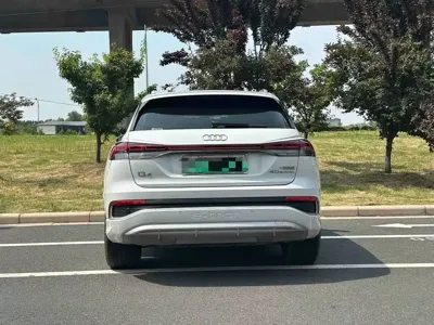Audi Q4 e-tron 2025, 5000 км, за 22694.6 USD - фото 8