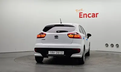 Kia Pride 2017, 57789 км, за 3835.4 USD