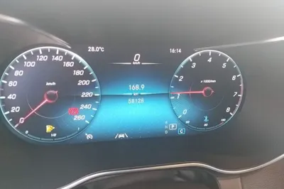Mercedes-Benz GLC 2022, 58100 км, за 31771 USD - фото 20