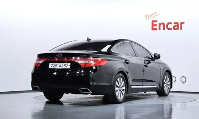 Hyundai Grandeur 2015, 164379 км, за 4588.42 USD