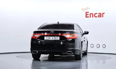 Hyundai Grandeur 2015, 164379 км, за 4588.42 USD