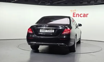 Mercedes-Benz E-Class 2018, 122496 км, за 13283.84 USD