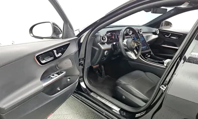 Mercedes-Benz C-Class 2023, 38651 км, за 24777 USD - фото 10