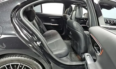 Mercedes-Benz C-Class 2023, 38651 км, за 24777 USD - фото 12