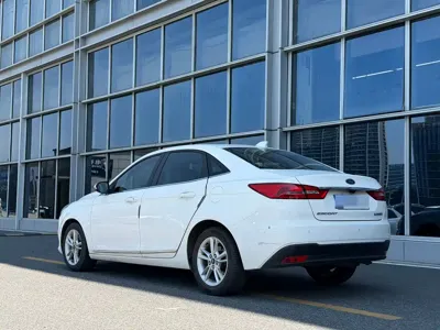 Ford Escort 2019, 133000 км, за 3310.71 USD