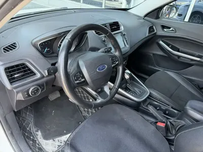 Ford Escort 2019, 133000 км, за 3310.71 USD