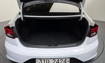Hyundai Avante 2019, 135162 км, за 7085.74 USD - фото 19
