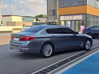 BMW 5-Series 2019, 72000 км, за 14071.67 USD