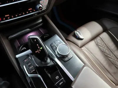 BMW 5-Series 2022, 67169 км, за 27502.78 USD - фото 9