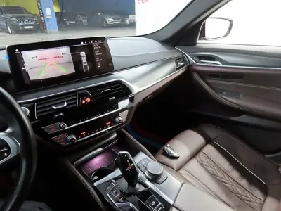 BMW 5-Series 2022, 67169 км, за 27502.78 USD - фото 15