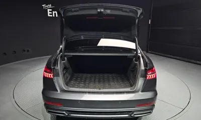 Audi A6 2021, 66556 км, за 25272.42 USD - фото 33