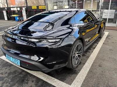 Porsche Taycan 2023, 47200 км, за 72.21 USD