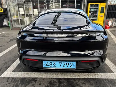 Porsche Taycan 2023, 47200 км, за 72.21 USD