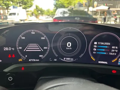 Porsche Taycan 2023, 47200 км, за 72.21 USD - фото 8