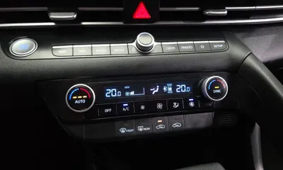 Hyundai Avante 2023, 59361 км, за 9627.9 USD - фото 16