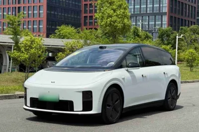 Li Auto Li Auto i8 · 2025 год