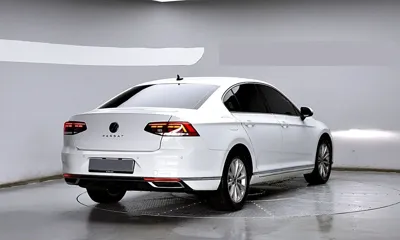 Volkswagen Passat 2021, 55538 км, за 15926.67 USD