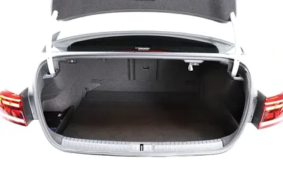 Volkswagen Passat 2021, 55538 км, за 15926.67 USD - фото 7