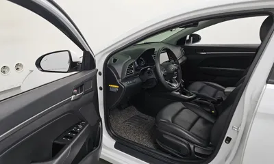 Hyundai Avante 2019, 75576 км, за 8391.89 USD - фото 10