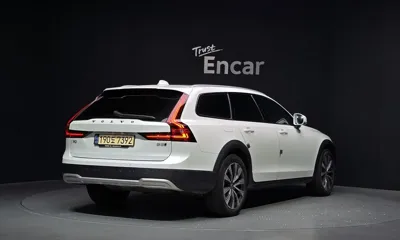 Volvo V90 2021, 44561 км, за 23963 USD