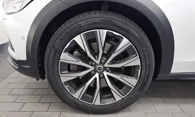 Volvo V90 2021, 44561 км, за 23963 USD