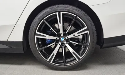 BMW 5-Series 2025, 5072 км, за 60260.62 USD - фото 21