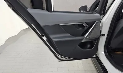 BMW 5-Series 2025, 5072 км, за 60260.62 USD - фото 25