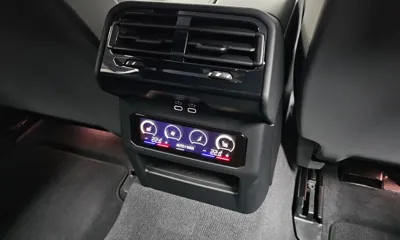 BMW 5-Series 2025, 5072 км, за 60260.62 USD - фото 31