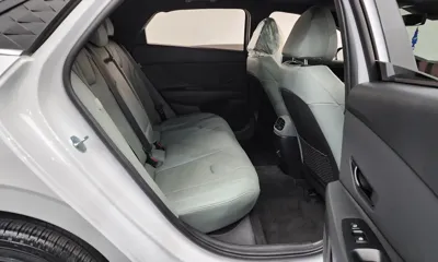 Hyundai Avante 2024, 44479 км, за 15570.04 USD - фото 26
