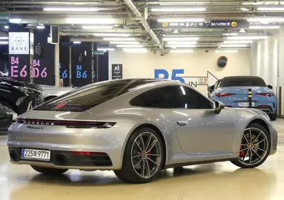 Porsche 911 2024, 9500 км, за 120126.04 USD