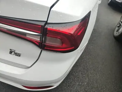 Roewe i5