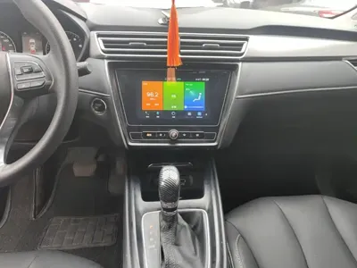 Roewe i5