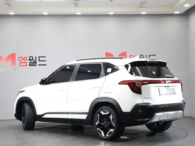 Kia Seltos 2023, 53103 км, за 17096.79 USD - фото 3