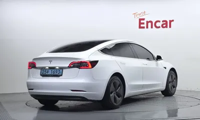 Tesla Model 3 2020, 119368 км, за 15097.81 USD