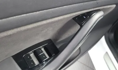 Tesla Model 3 2020, 119368 км, за 14962.28 USD - фото 28