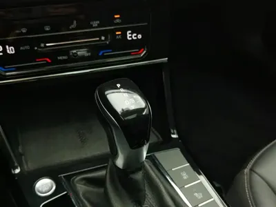 Volkswagen 帕萨特插电混动 2022, 53400 км, за 11652.21 USD - фото 15