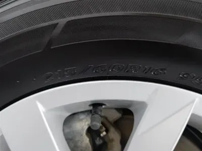 Volkswagen 帕萨特插电混动 2022, 53400 км, за 11652.21 USD - фото 17