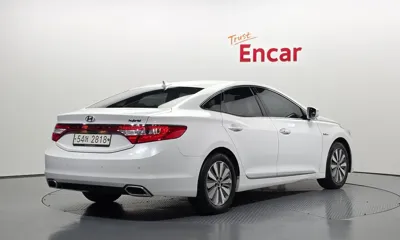 Hyundai Grandeur 2015, 163627 км, за 4335.73 USD