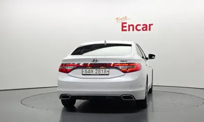 Hyundai Grandeur 2015, 163627 км, за 4335.73 USD