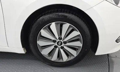 Hyundai Grandeur 2015, 163627 км, за 4335.73 USD