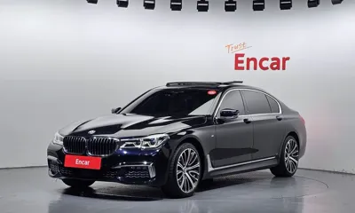 BMW 7-Series · 2017 год