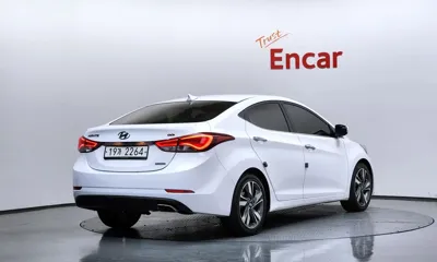 Hyundai Avante 2016, 162717 км, за 4004.2 USD