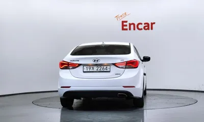 Hyundai Avante 2016, 162717 км, за 4004.2 USD