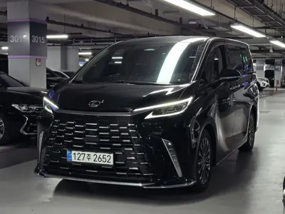 Lexus LM · 2025 год