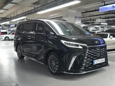 Lexus LM 2025, 35645 км, за 95116.19 USD