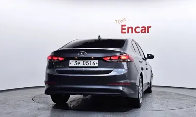 Hyundai Avante 2017, 186986 км, за 5281.6 USD