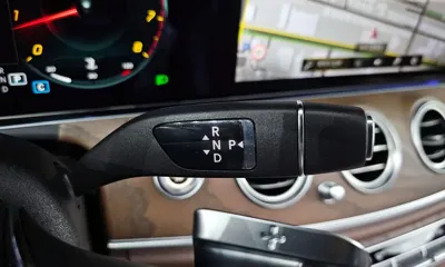 Mercedes-Benz E-Class 2023, 39564 км, за 29590.9 USD - фото 9