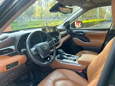 Toyota Highlander 2024, 32000 км, за 31948.66 USD