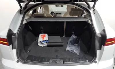 Jaguar E-Pace 2018, 60354 км, за 8925.09 USD - фото 20